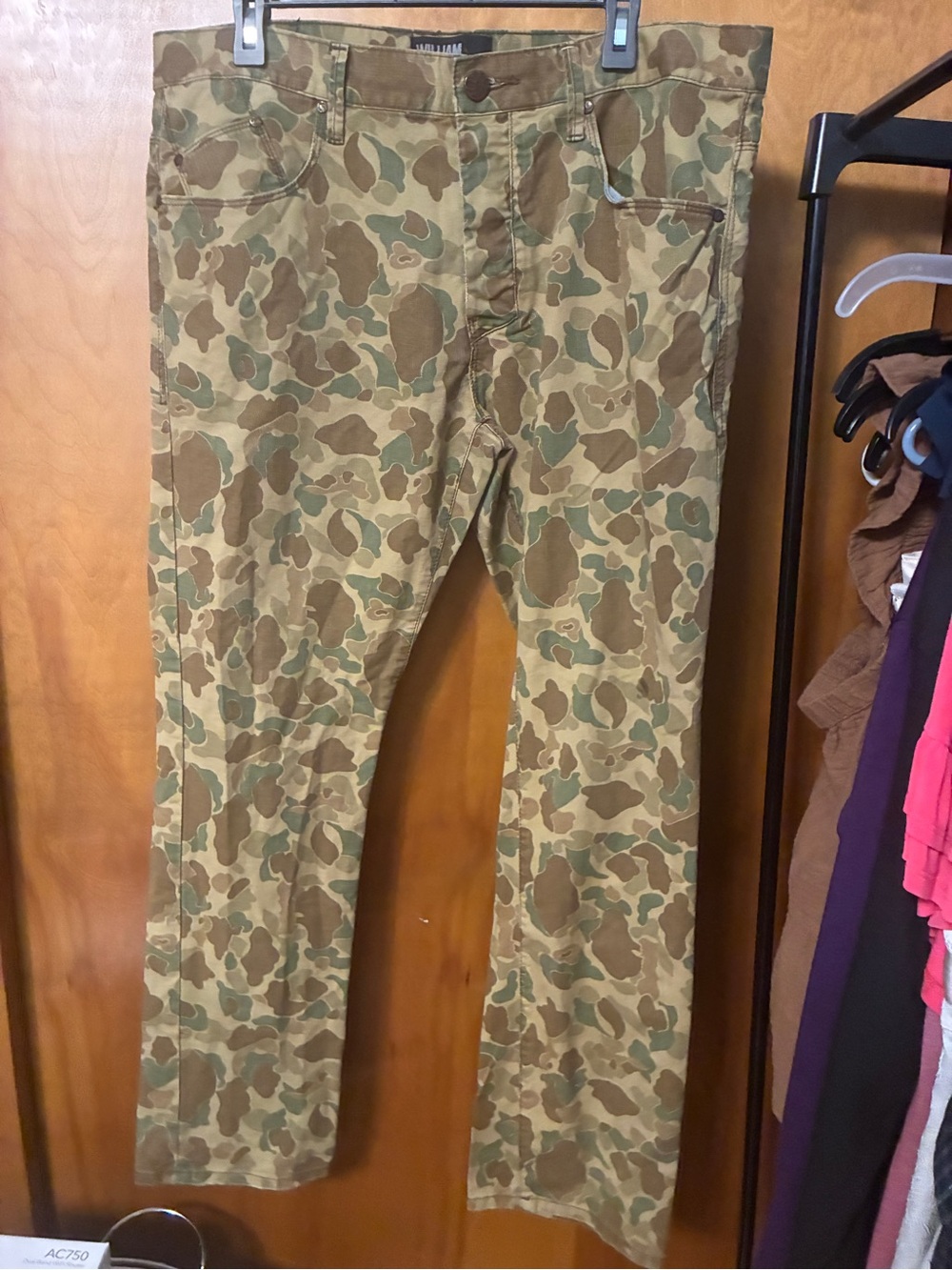 William Rast Men's Desert Camo Print Straight-Leg Pants 36-32 Button fly